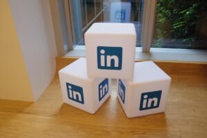 Why Your LinkedIn Page Is not Generating Leads (And How to Fix It)
